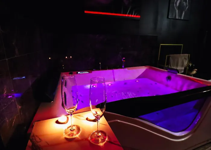 Secrets D'aix Jacuzzi & Vue Casino Apartment *